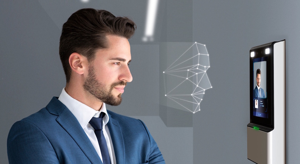 Terminal de reconhecimento facial para controle de acesso